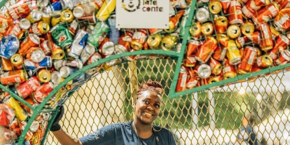 Recorde mundial: Carnaval da Sapucaí recicla cerca de 10 toneladas de latinhas e entra para o Guinness 2