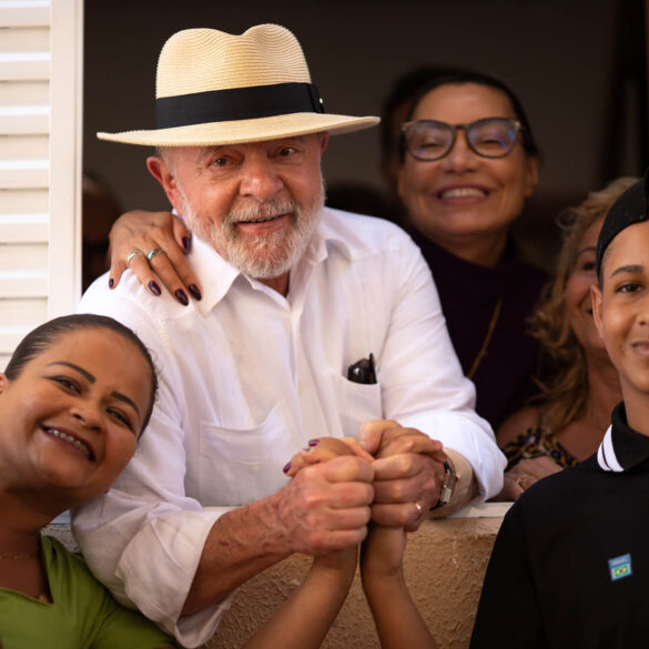 Em reduto bolsonarista, Lula reúne multidão durante entrega do Minha Casa Minha Vida 9