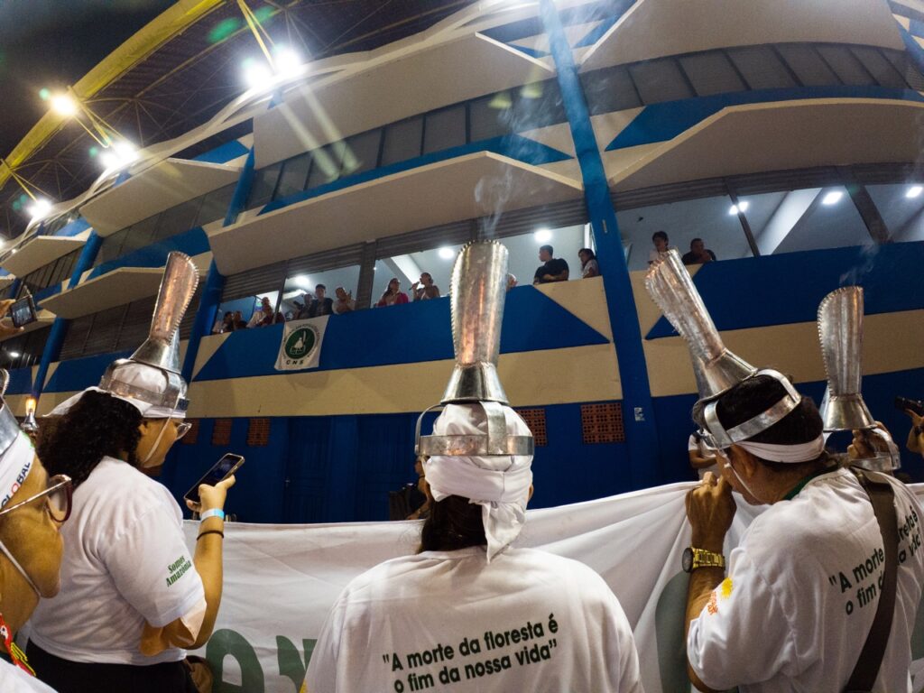 “Quem desmata precisa pegar uma carreira de gogó de sola por aí”: em ato de extrativistas paralelo à COP30, Marina Silva faz alusão a macaco temido por seringueiros 11