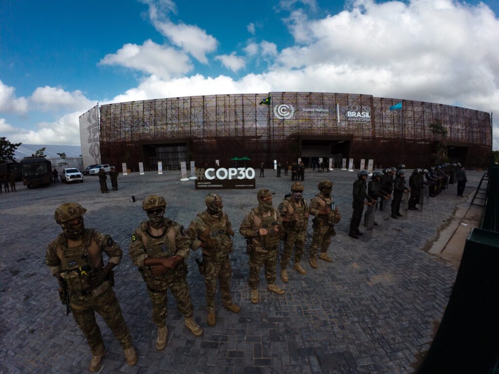 CHAMA LULA E REVOGA: Povos indígenas “param” COP30 e exigem revogação de decreto e fim da Ferrogrão 17