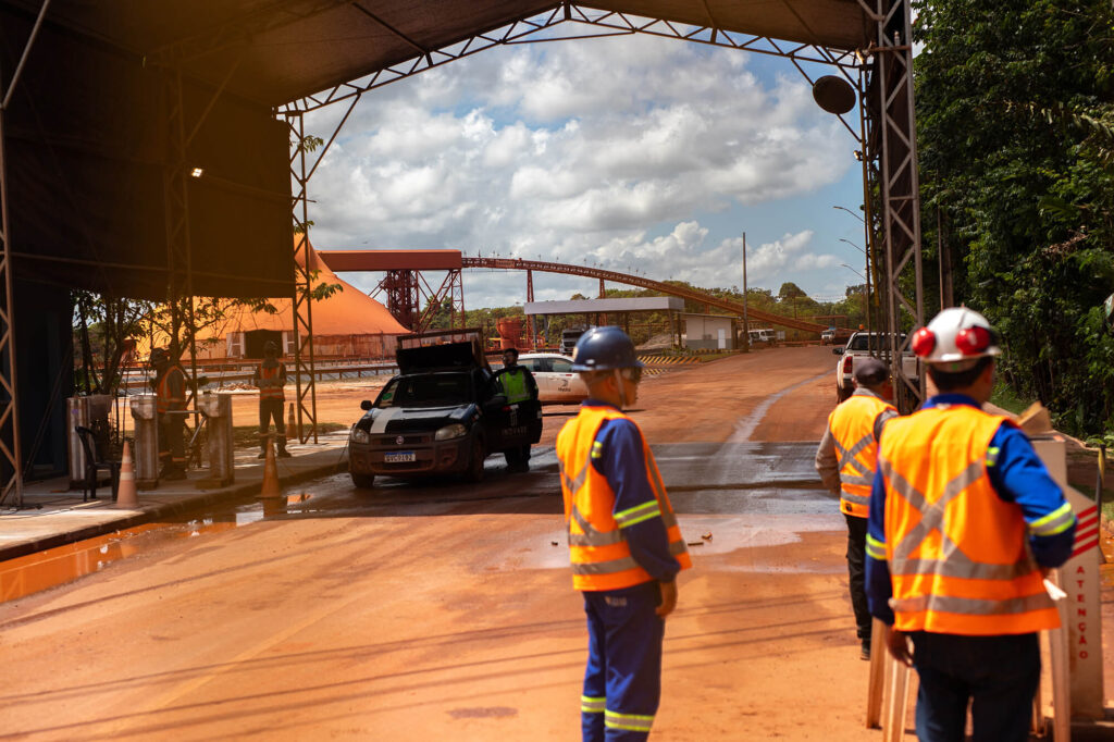 Mineradoras devoram a Amazônia enquanto a COP30 promete salvar 39