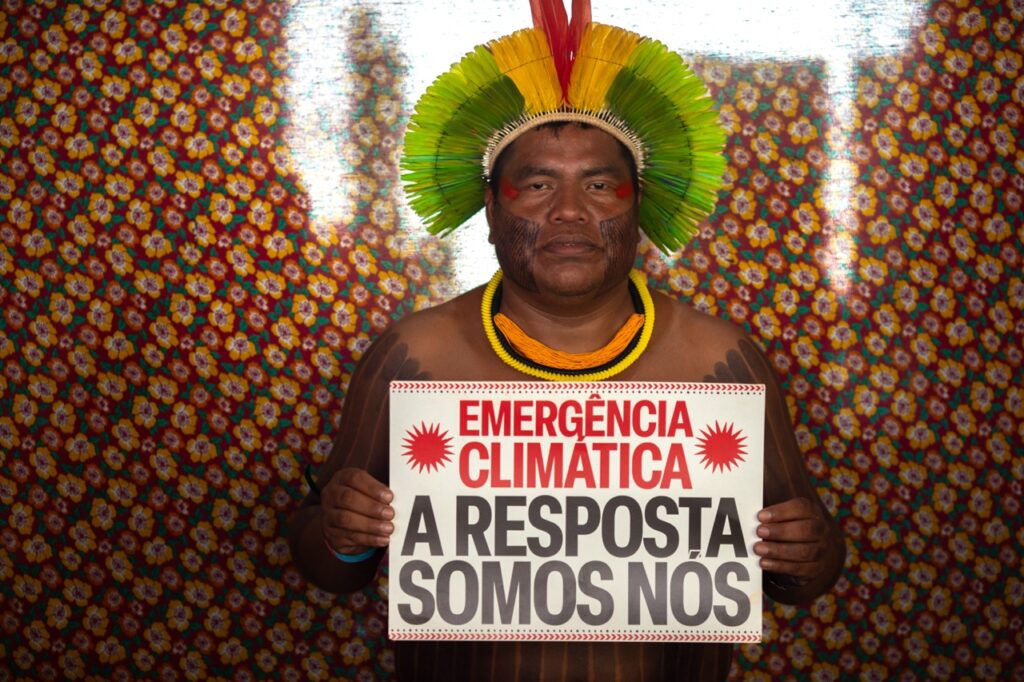 Com Cacique Raoni, barqueata na Baía do Guajará pede justiça climática e denuncia a Ferrogrão durante a COP30 em Belém 17