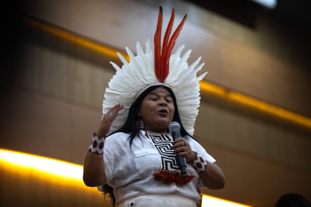 CHAMA LULA E REVOGA: Povos indígenas “param” COP30 e exigem revogação de decreto e fim da Ferrogrão 51